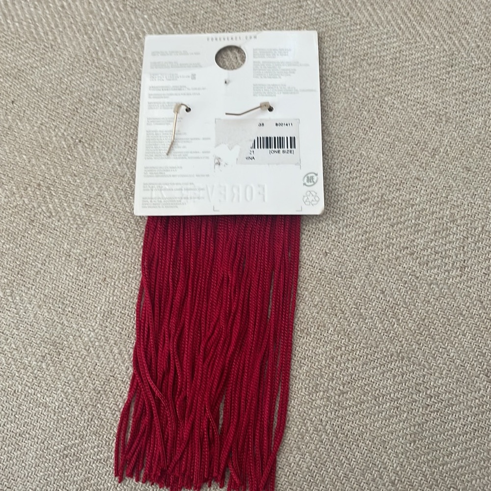 Red earrings - Picture 3 of 5